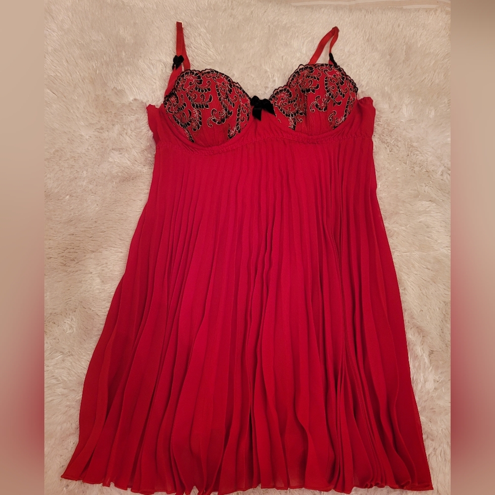 Red Lace-Detail Babydoll Chemise With Panty Set Size Large NWOT